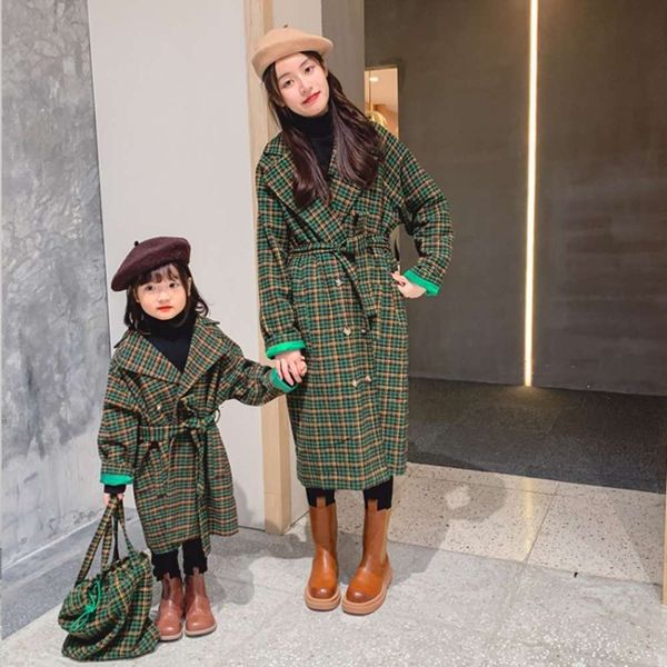 

new women's autumn and winter 2021 korean baby girl foreign sle medium length plaid coat parent child fashion, Blue