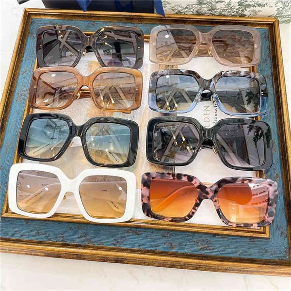 

2022 factory wholesale of the same style women's 21 year trend large frame slim so eight, White;black