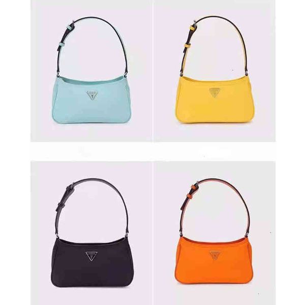 

2021 new gue & ss women's bag leisure armpit solid color hand