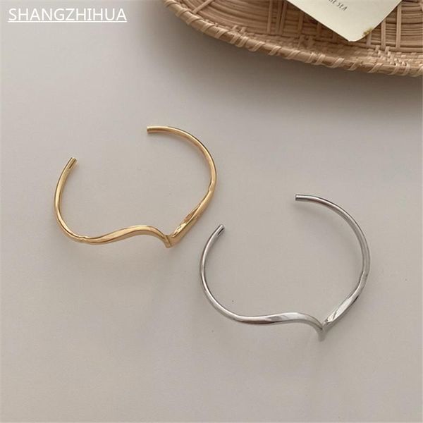 

bangle the 2021 european trend luxury metal twist bracelet is an accessory for women's vintage unusual jewelry christmas gifts, Black