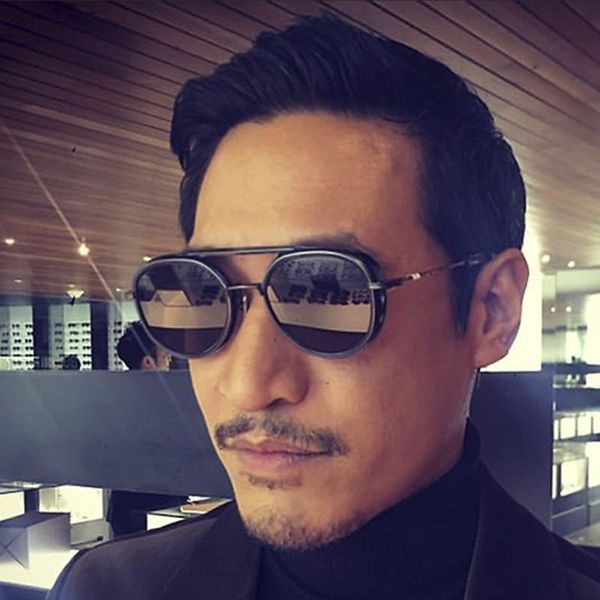 

2021 new steampunk sunglasses men's spacecraft retro round frame sun glasses for men men fashion, White;black