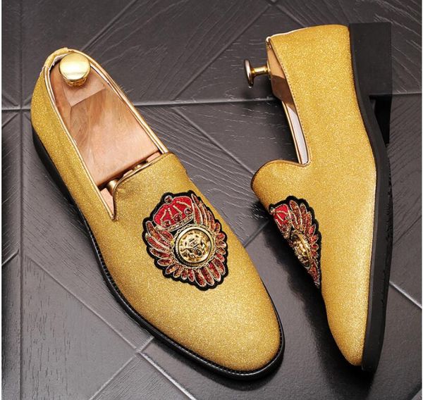 

new brand style exquisite man loafers crown embroidery business dress shoes elegant shoes fashion casual flat for men 38-43, Black