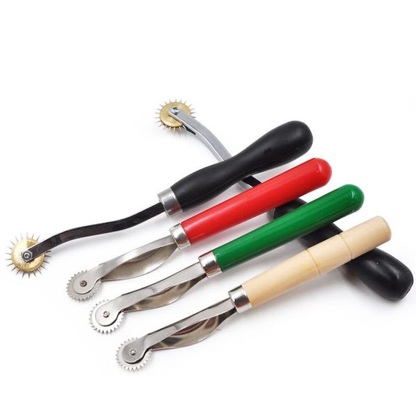 

1pc plastic handle stitch marker random color leather fabric serrate tailor tracing sewing wheel tool accessories, Black
