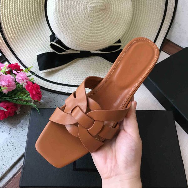 

2021 new y family leather woven slippers for women to wear in summer zlh, Black