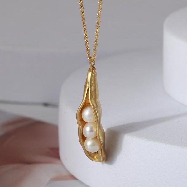 

pendant necklaces european and american jewelry inlaid with freshwater pearl matte gold color pod shape necklace, Silver