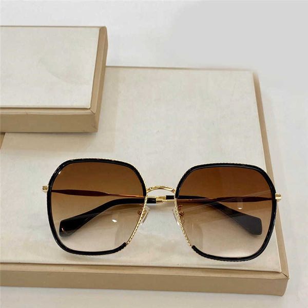 

027 new fashion sunglasses with uv 400 protection for women vintage square frame popular come with case classic sunglasses, White;black