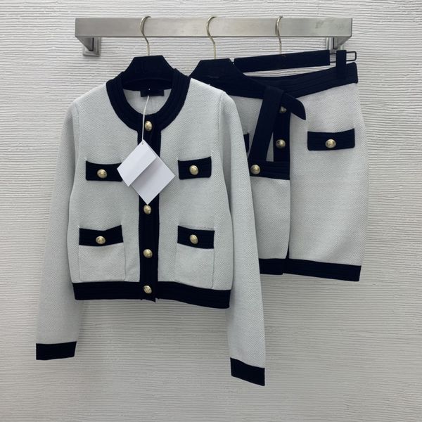 

two piece dress 2021 autumn o neck long sleeve panelled sweater and for women's fashion print skirts women's three piece sets 0928, White