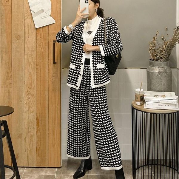 

women's two piece pants autumn winter 2 set for women casual v-neck long sleeve plaid knitted cardigan sweater + high waist wide leg ou, White
