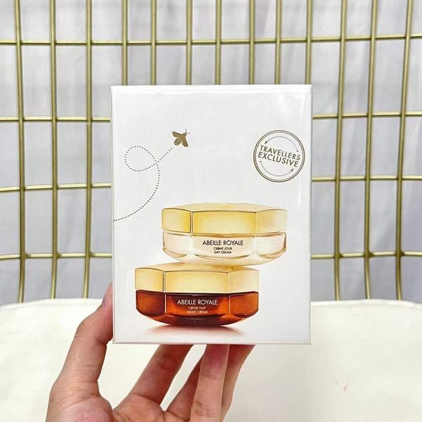 

travellers exclusive abeille royale day cream + night cream 2pcs set, White