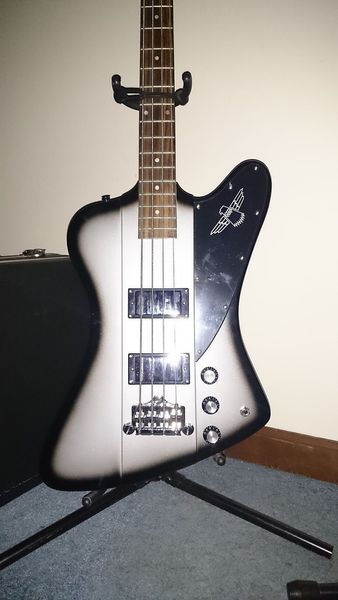 

special customized 4 strings silverburst finish neck-thru-body electric bass guitar with chrome hardware,roseowod fingerboard