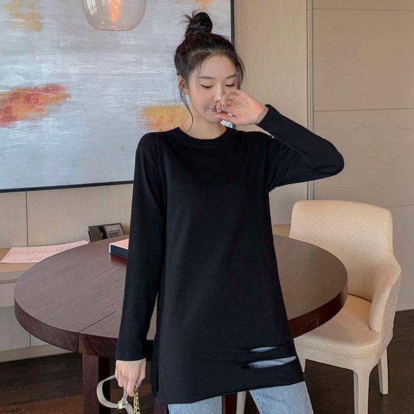 

t-shirt with round neck holes, loose slit and thin long sleeve, White