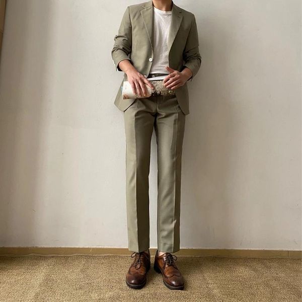 Abiti da uomo Blazer Primavera e autunno Low-Key Luxury Mlim Fit Business Casual Suit Due pezzi Tailored Customd Erba Verde chiaro