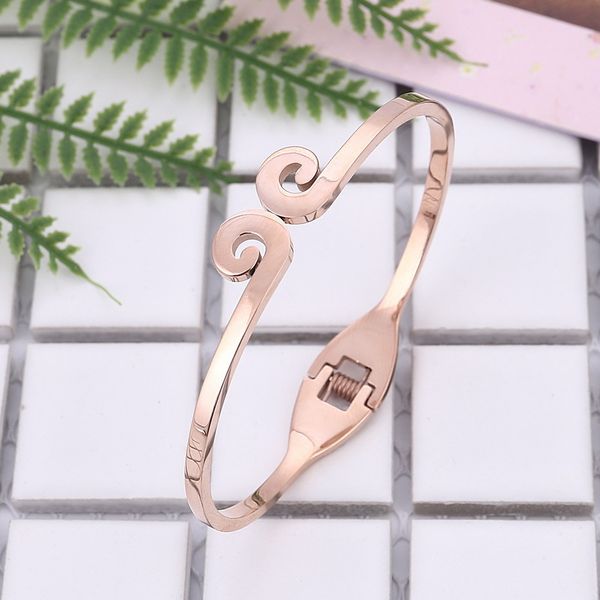 

rose gold titanium steel bracelet, titanium steel bracelet with shackles, anti - allergy and non - fading, Black