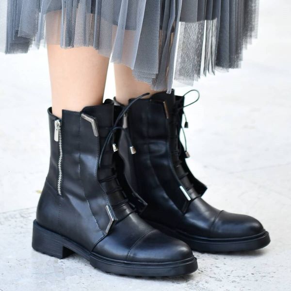 

hera black postal boat y4p0