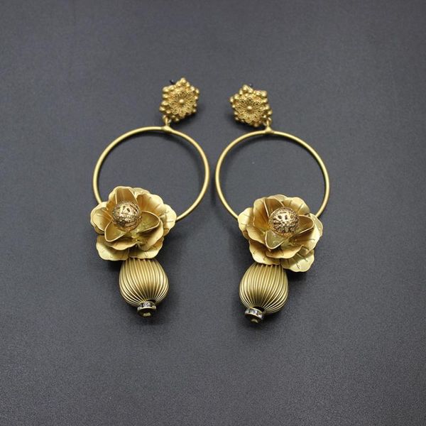 

stud exaggerated metal flower earrings hollow pieces retro fashion temperament female 398, Golden;silver