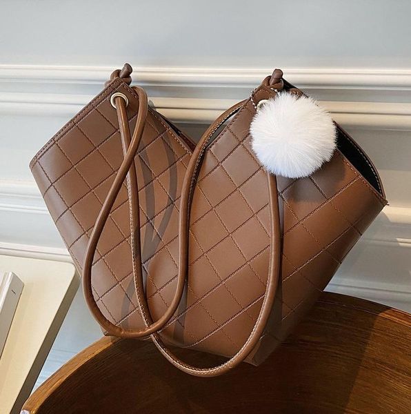 

evening bags high-quality ladies large-capacity handbags 2021 women's fashion trend one-shoulder underarm bag wild tote women