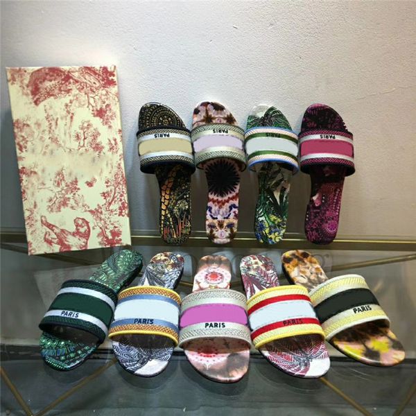 

2021 new paris womens sandals slippers embroidery designers sandal floral brocade flip flops slides beach flowers luxury sandal with box, Black