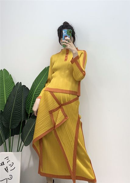 

2021 new spring pleated women piece matching sets symmetrical vintage button splicing skirt indie designer clothes aw83, White