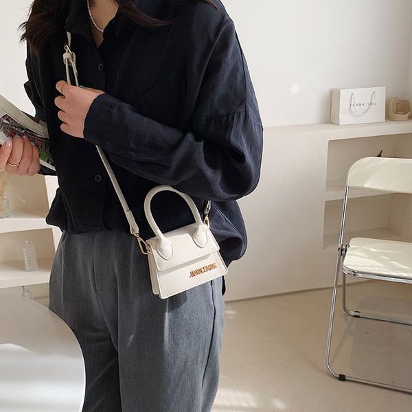 

women's 2021 new fashion versatile portable small square bag french niche single shoulder messenger bag