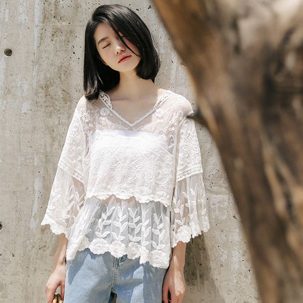 

2021 new korean elegant floral print women blouse vintage batwing sleeves lace white sweet ladies shirts casual femme modis 0uta, Tan;black
