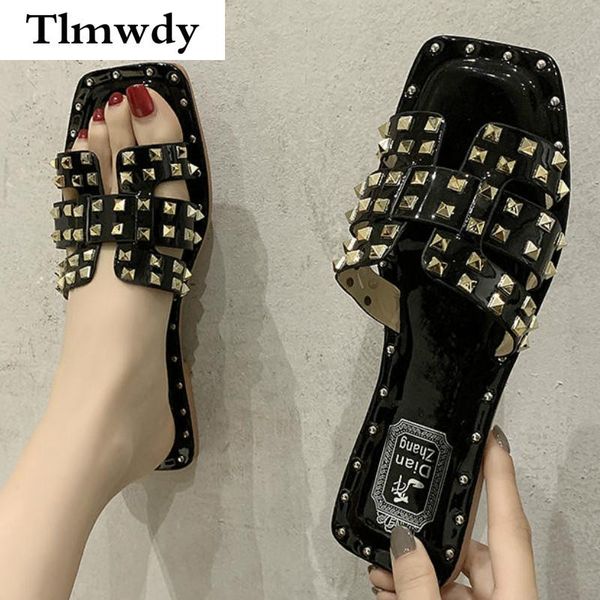 

slippers 2021 summer women flat heel rivet fashion walking comfortable outer wear beach shoes woman, Black
