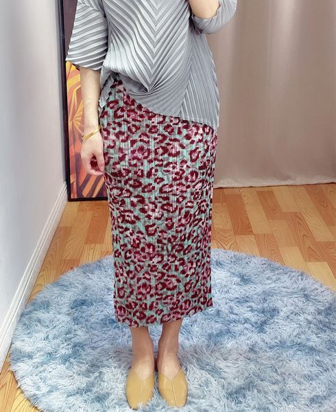 

2021 new pleated summer women's red lips printed straight high wais korean fashion women a-line skirt x9n6, Black
