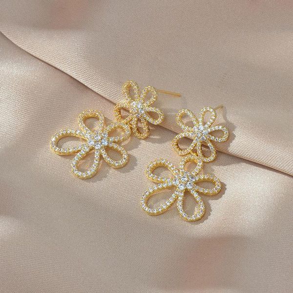 

stud european fashion retro earrings zircon inlaid personality flower ethnic style, Golden;silver