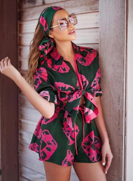 

women's shorts lady 100% silk fancy print short set for beach, White;black