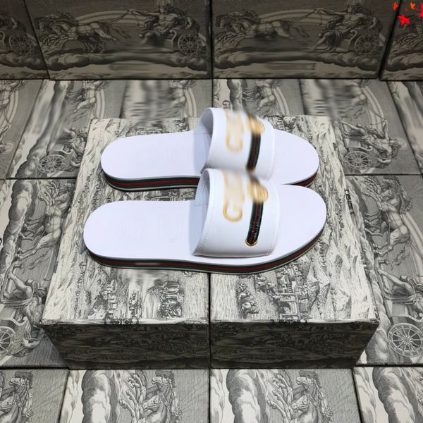 

2021 slipper designer slide summer sandals fashion men beach indoor flat flip flops leather luxurys shoes mens slippers with box size 39-45, Black