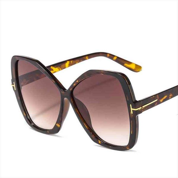 

fashion design oversized women sunglasses plastic classic retro cat eye vintage gradient female sun glasses uv400, White;black