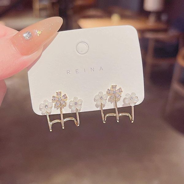 

stud trendy flower geometric design lovely earrings for women elegant fashion plating jewelry female retro sweet ear studs wholesale, Golden;silver