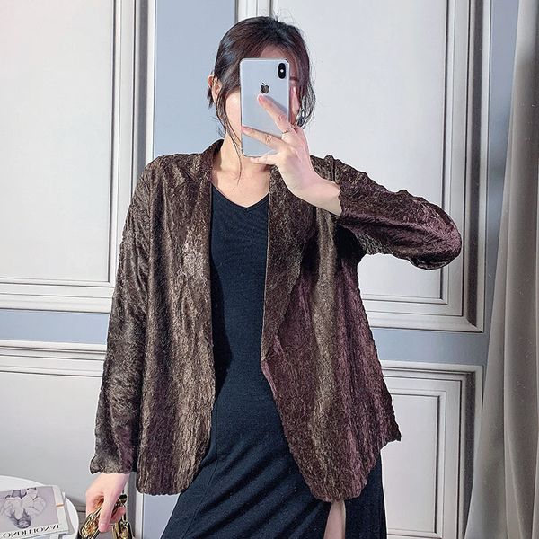 

2021 new hand-pleated casual small fall women clothing niche design sense pleated undefined short jacket n29c, Black;brown