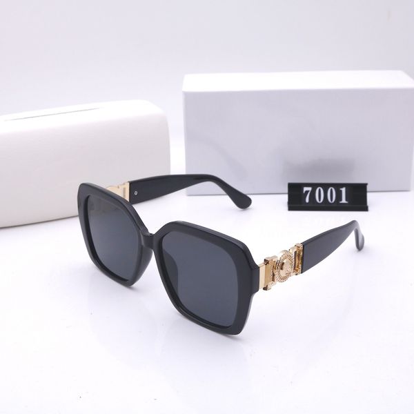 

2020 new luxur classic square sunglasses designer brand fashion men women sun glasses eyewear metal glass lenses with box 7001, White;black
