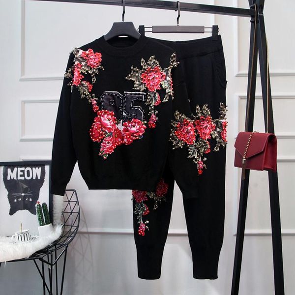 

2021 autumn/winter tracksuit 2 piece set women knitted long sleeve beaded flower embroidery fashion black pullover sweater set, White