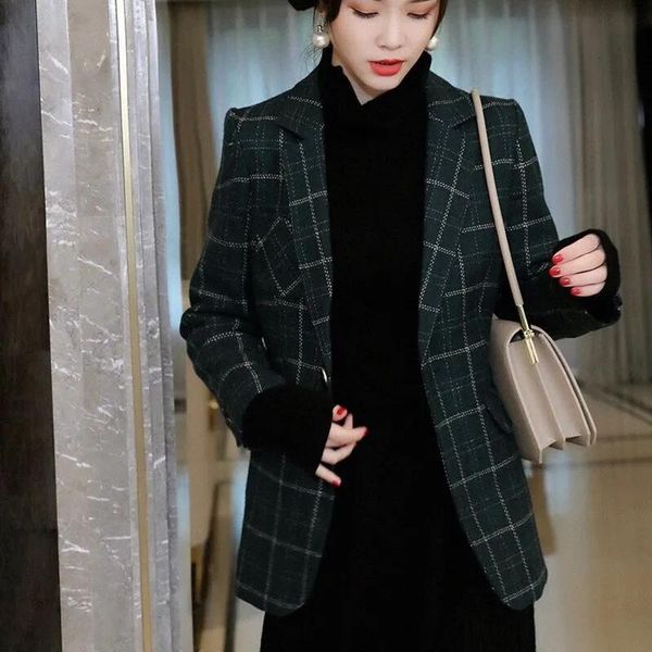 

women's wool & blends high-end quality autumn 2021 dark green retro plaid woolen jacket women suit collar coat plus size outwear sashes, Black