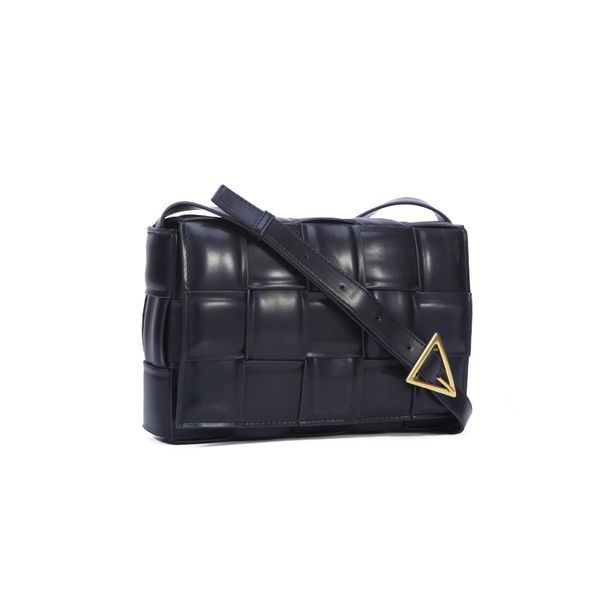 

wholesale hong kong women's bag 2021 qi wei same lingge leather woven cowhide women's messenger soft leather wan woven crossbody b