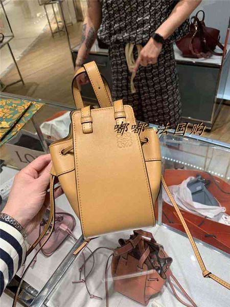 

loewe / luo yiwei women's hammock mini hammock bucket bag hand one shoulder straddle bag