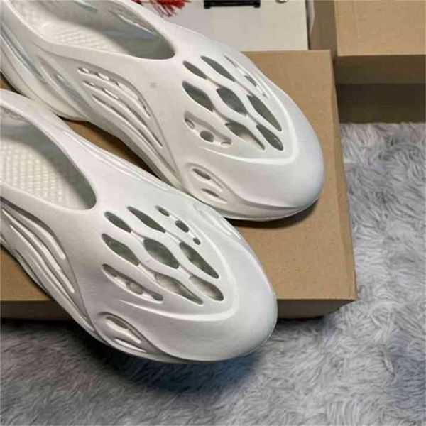 

Fashion brand slippers foam men super great quality runner outdoor basketball football soccer sneakers sports sandal leisure gift summer party Q251, 35