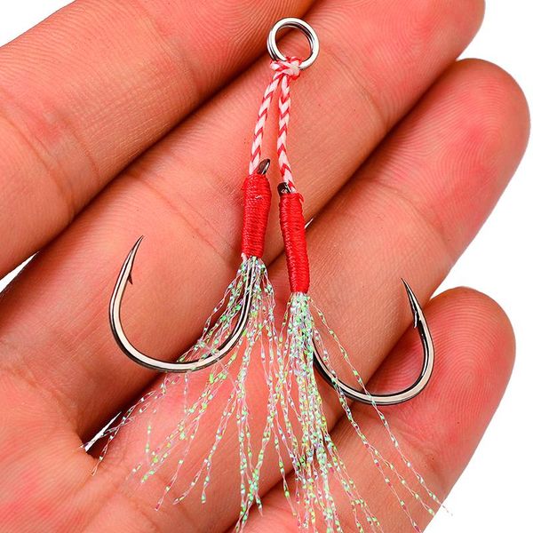 

fishing hooks 20pcs/lot barbed circle carp with thread feather roped jigging tackle