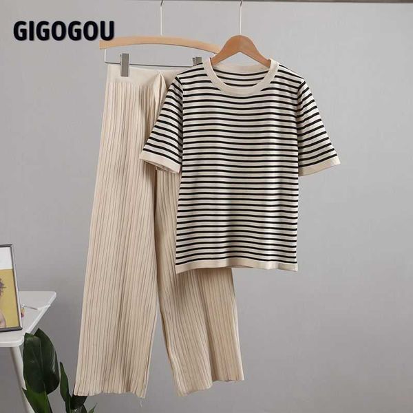 

gigogou o neck striped knitted womens two pieces set short sleeve t shirt + high waist capri straight drape pants tracksuits 210929, White