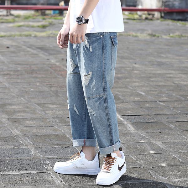 

2021 new summer large size men's fashion casual cropped trend light blue denim t2s6