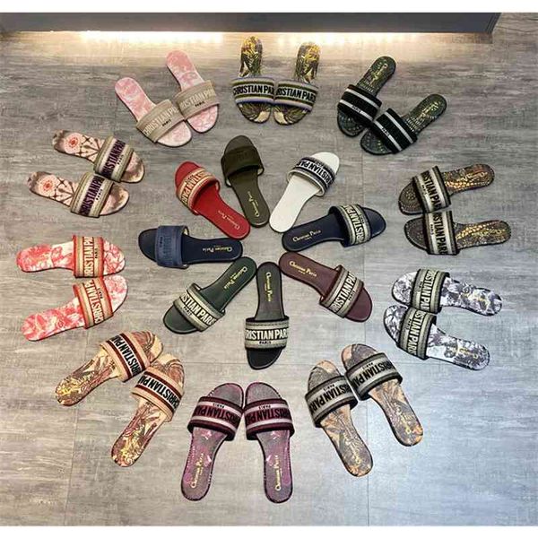 

2021 new classic embroidered letter holiday beach slippers multi-color optional star christmas gift style women shoes, Black