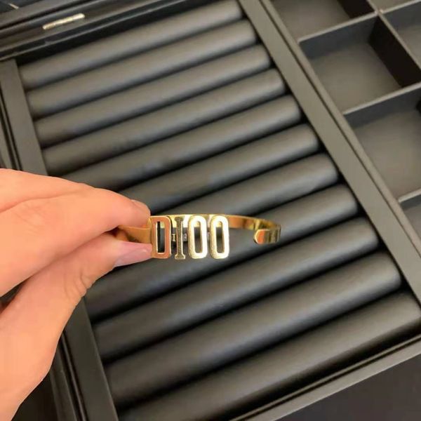 

special offer 2021 luxury designer jewelry bracelet / 2021 new net red temperament letter women's handpiece brass material, Black