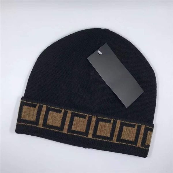 Berretto di design di alta qualità Luxurys Maglieria da uomo Cappello invernale Moda Cappelli di lana calda all'aperto da viaggio berretti necessari berretto da coppia di design Sconto all'ingrosso bello