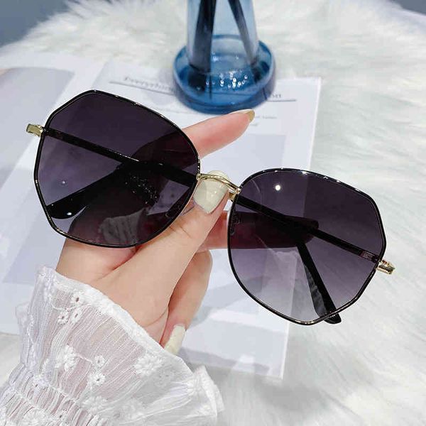 

2022 new women's sunglass, korean fashion sunshade polarizing sunglass, fashion polygon large frame glass, White;black