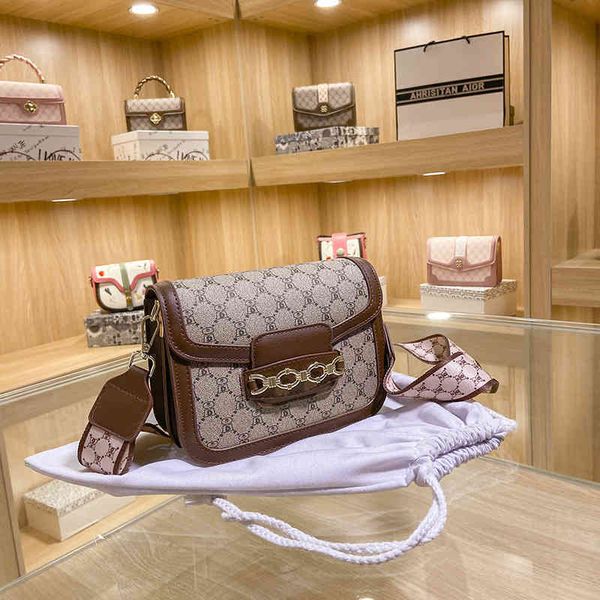 

2022 factory outlet online summer red same lesbian women's single shoulder diagonal bag