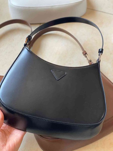 

2021 p underarm bag star same style french stick bright leather cowhide shoulder portable women's luxuryss designerss yw