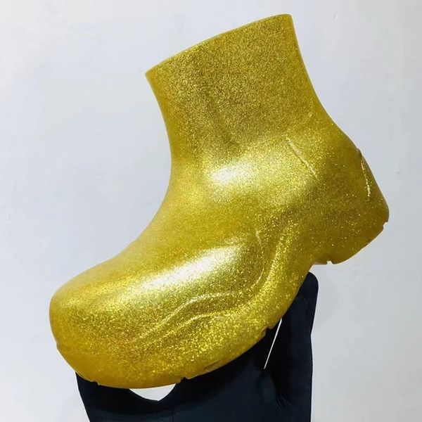 Neue dicke Sohle Regenstiefel Damen runde Zehen Gummi wasserdichte Knöchelstiefel Damen Herbst süße Farben kurze Stiefel Runway-Schuhe