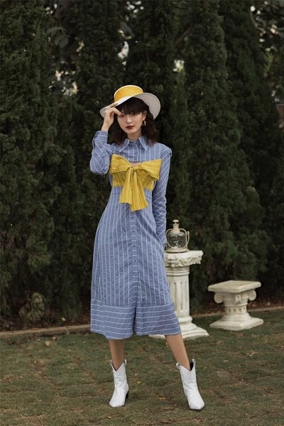 

2021 new blue striped shirt women tunic a line long sleeve ladies cut out high fashion vef3, Black;gray