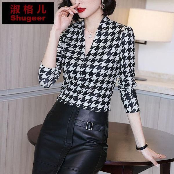 

women's t-shirt thin model 2021 summer female vneck print long sleeve top, White